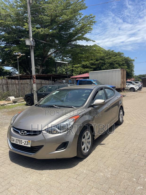Hyundai Elantra 2012 Brown