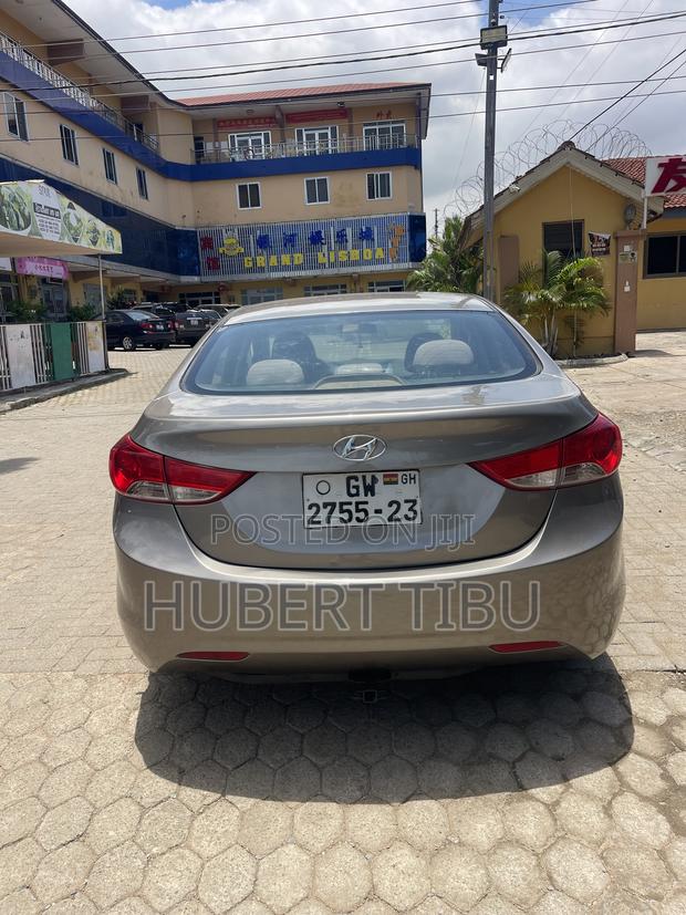 Hyundai Elantra 2012 Brown
