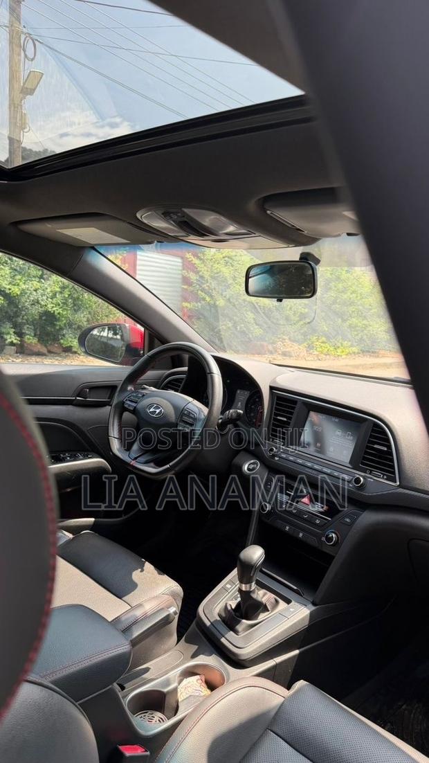 Hyundai Elantra Sport 2018 Red