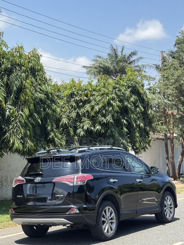 Toyota RAV4 Limited AWD (2.5L 4cyl 6A) 2017 Black