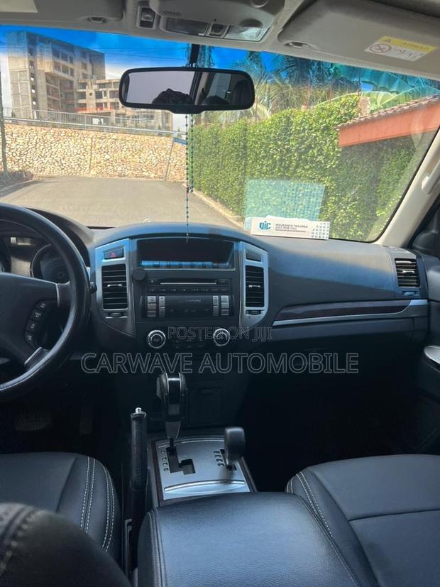 Mitsubishi Pajero V80 3.8 V6 GLS 2016 Silver