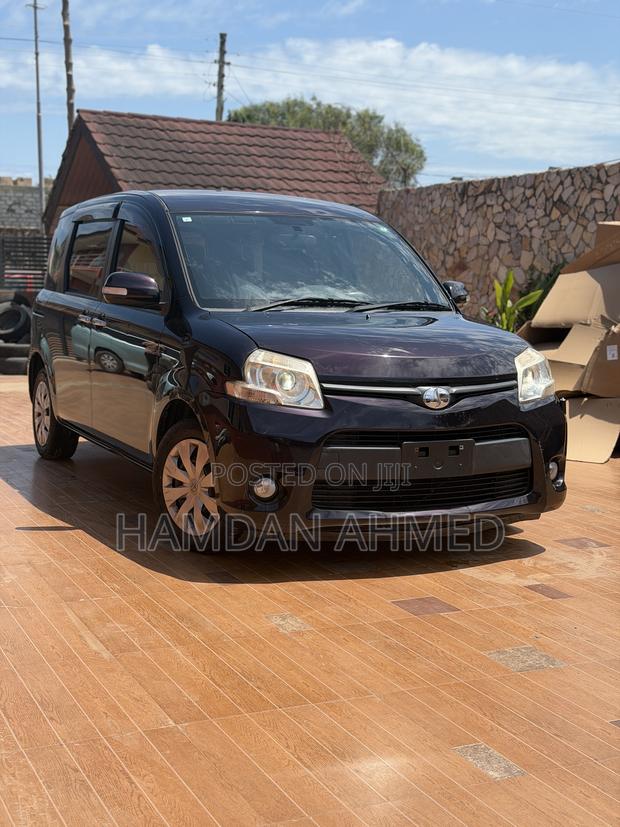 Toyota Sienta 1.5 FWD 2012 Purple