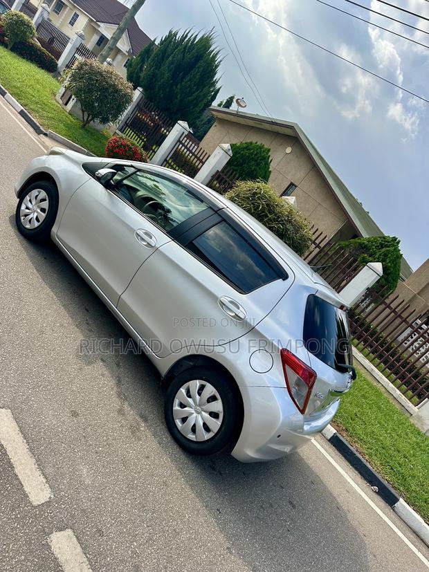 Toyota Vitz 2012 Silver