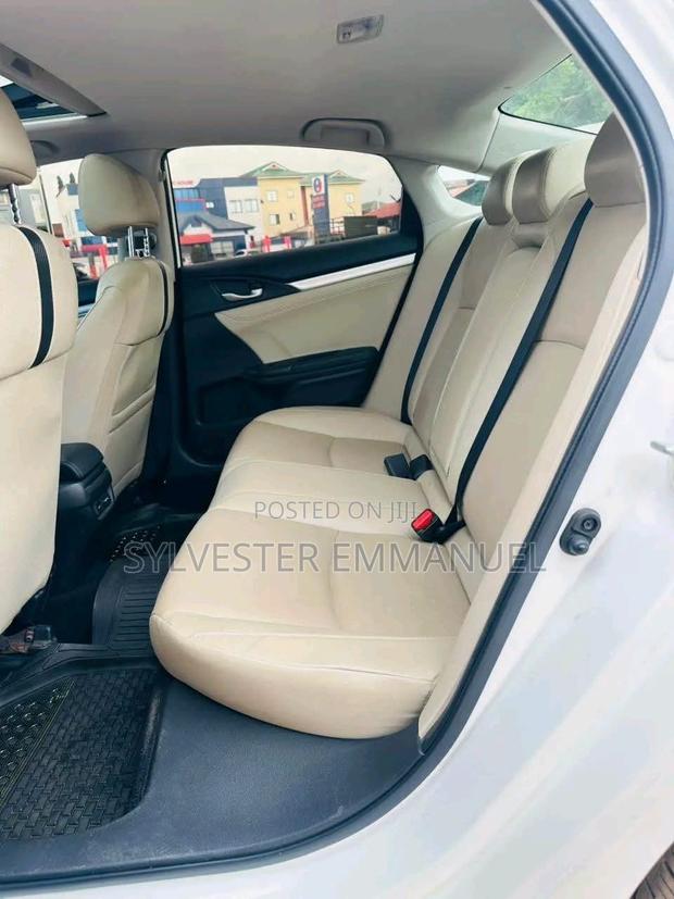 Honda Civic EX Hatchback 2019 White