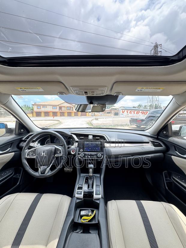 Honda Civic Touring Sedan 2019 White