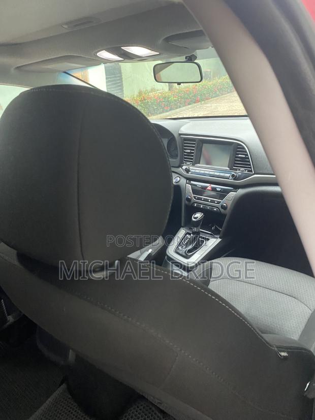 Hyundai Elantra 2017 Red