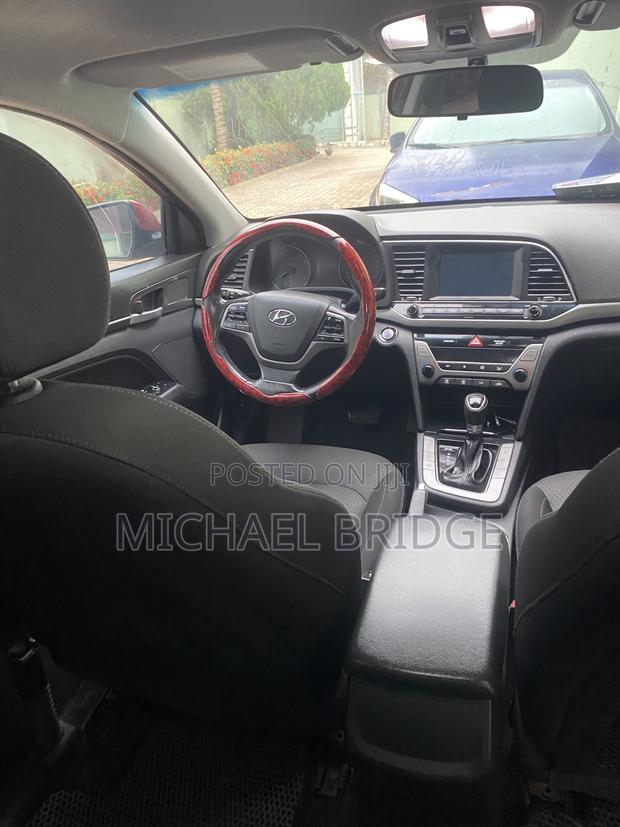 Hyundai Elantra 2017 Red