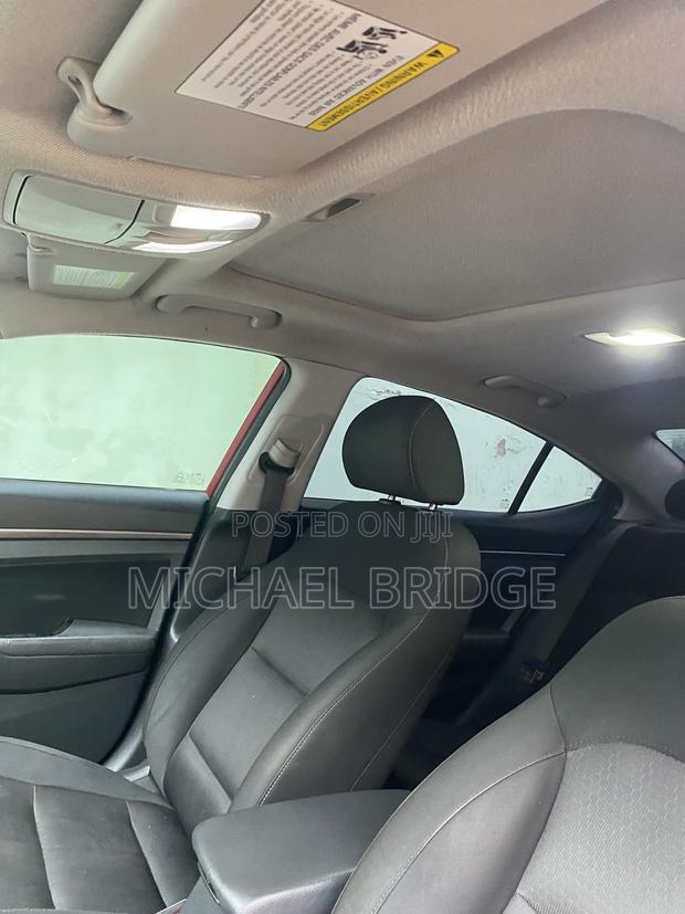 Hyundai Elantra 2017 Red