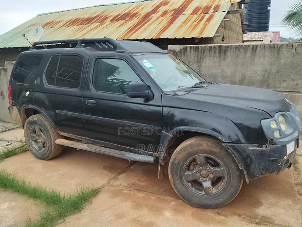 Nissan Xterra 2002 Black
