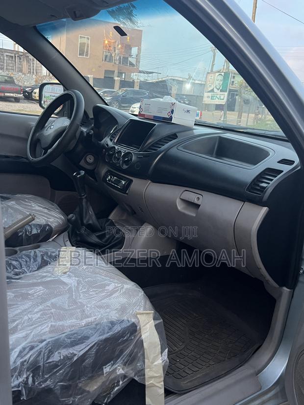 Mitsubishi L200 Double Cab 2.5 180hp 4WD 2009 Gray
