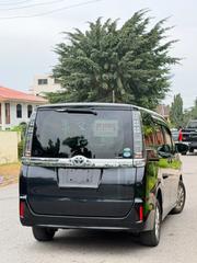 Toyota Voxy V 4WD 7-Seater 2015 Black for sale
