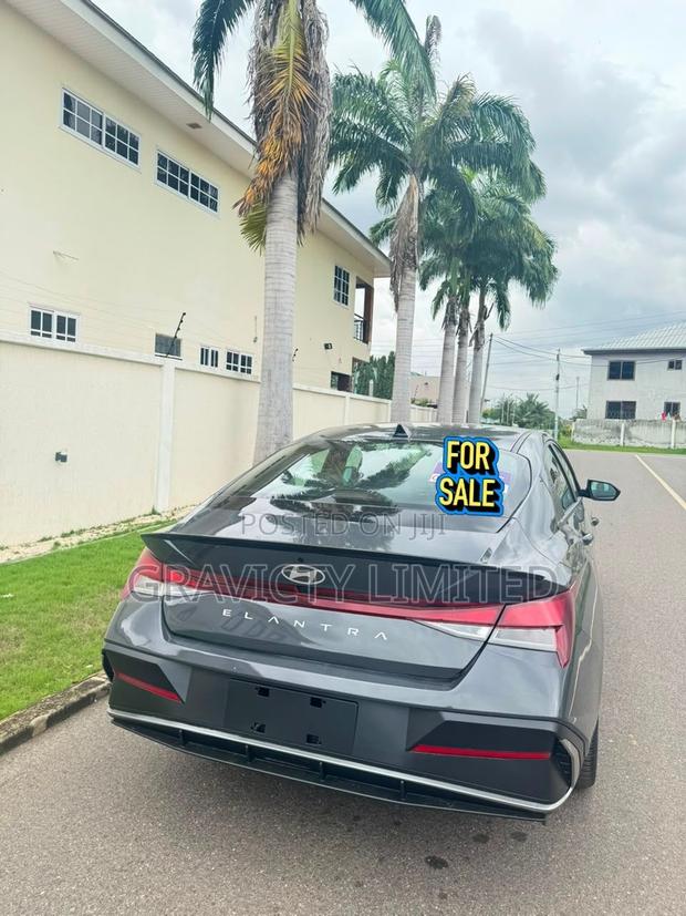 Hyundai Elantra SEL Sport IVT 2025 Gray