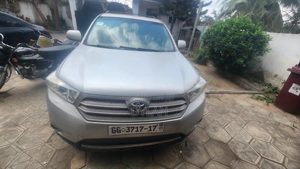 Toyota Highlander 3.5L 4WD 2013 Silver