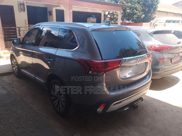 Mitsubishi Outlander SEL AWC 2019 Gray
