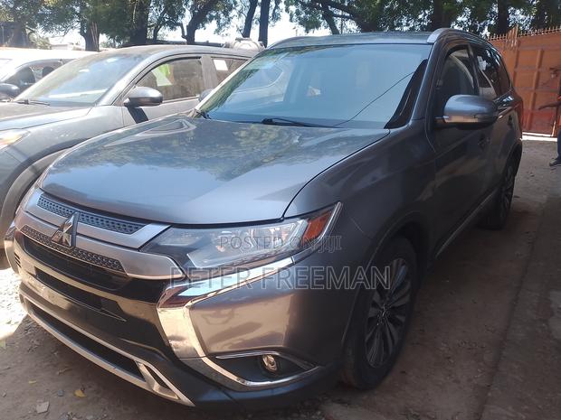 Mitsubishi Outlander SEL AWC 2019 Gray