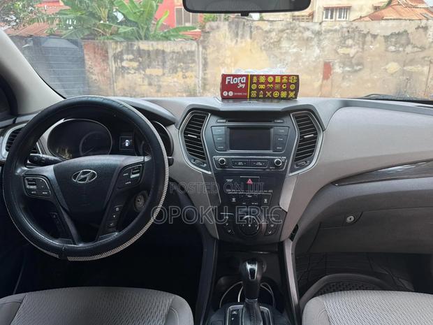 Hyundai Santa Fe 2017 White