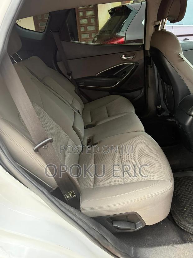 Hyundai Santa Fe 2017 White