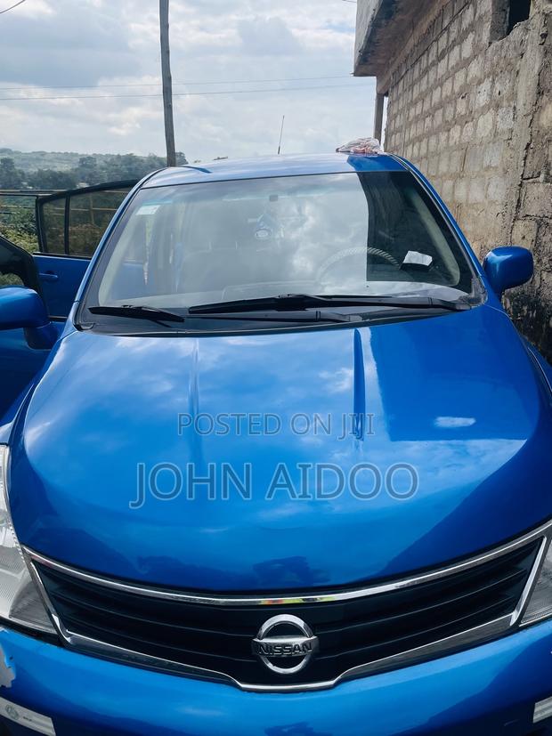 Nissan Tiida 2011 Blue