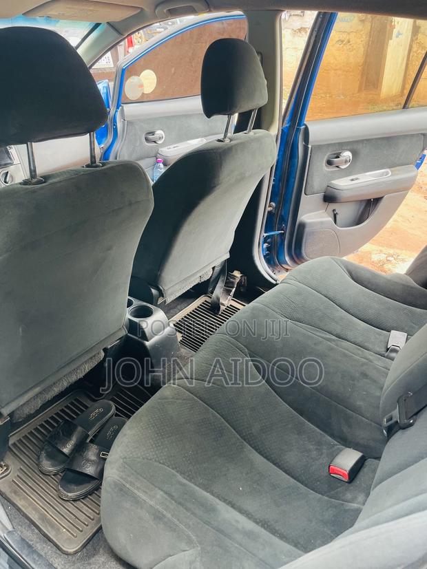 Nissan Tiida 2011 Blue