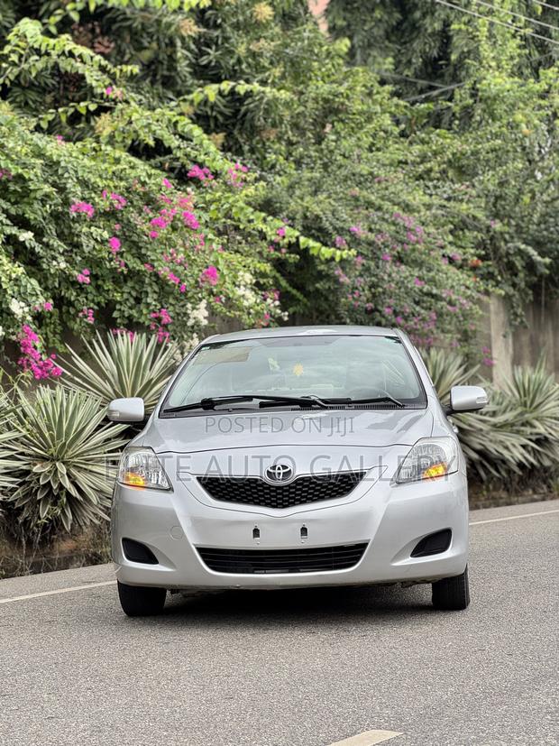 Toyota Belta 2012 Gray