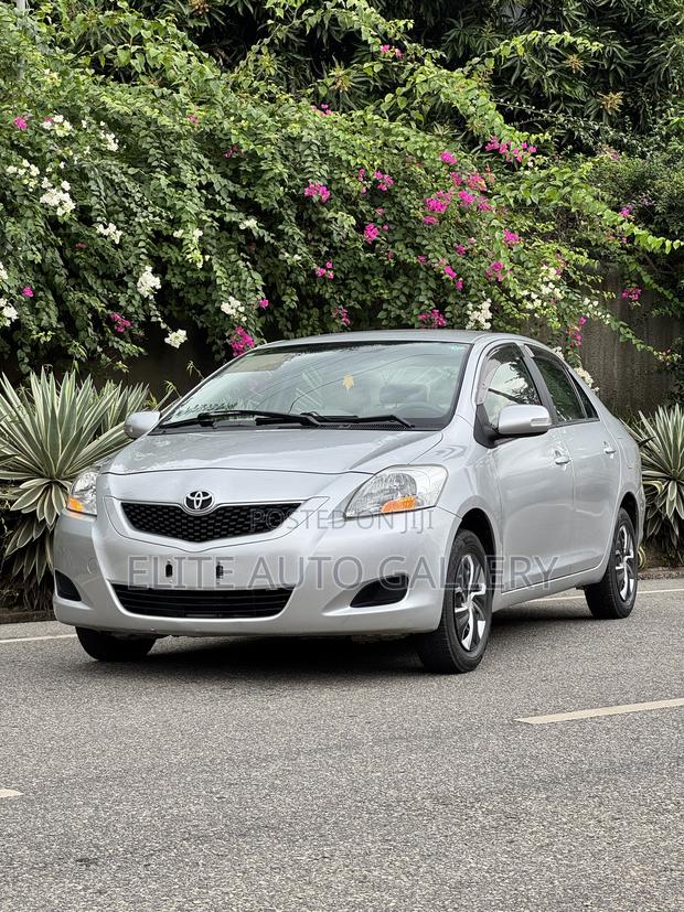Toyota Belta 2012 Gray