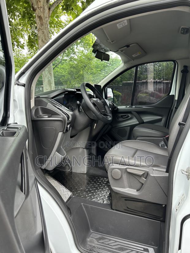 Ford Tourneo Custom 2020 White