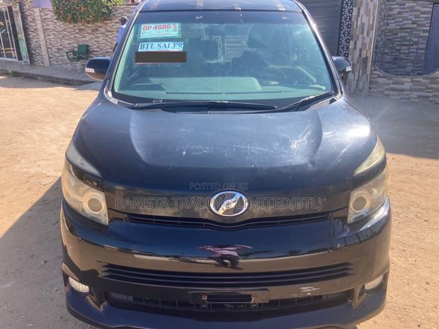 Toyota Voxy X 2WD 8-Seater 2009 Black