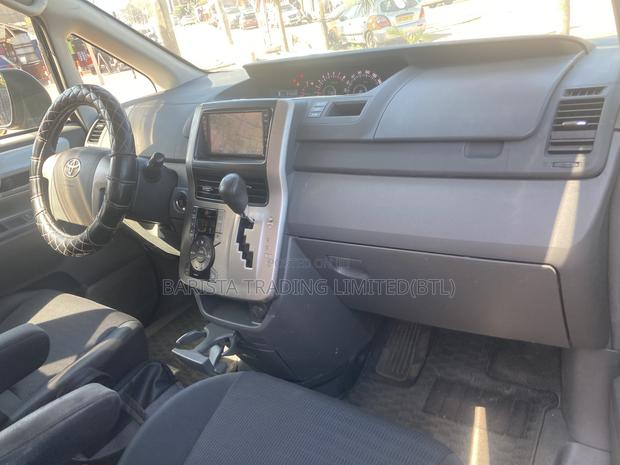 Toyota Voxy X 2WD 8-Seater 2009 Black