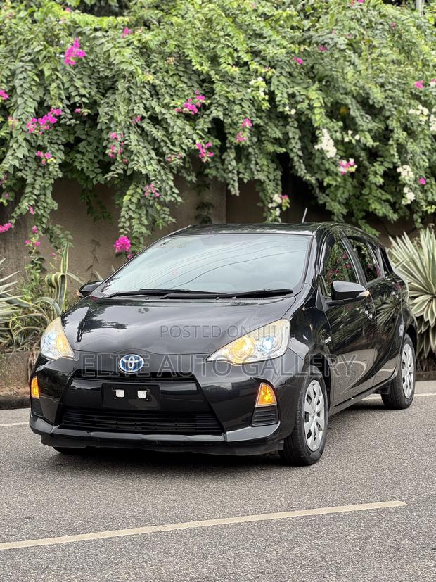 Toyota Aqua 2014 Blue