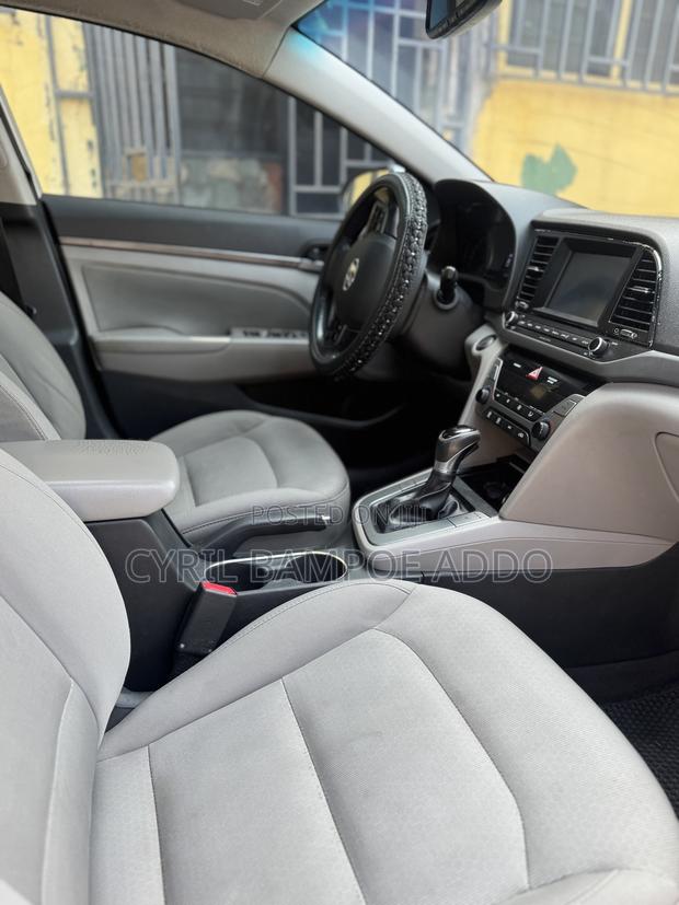Hyundai Elantra ECO Sedan FWD (1.4L 4cyl 7A) 2017 Silver