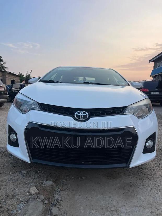 Toyota Corolla S Plus 4dr Sedan (1.8L 4cyl CVT) 2016 White