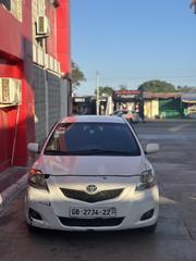 Toyota Yaris Base Sedan 4dr 2010 White for sale