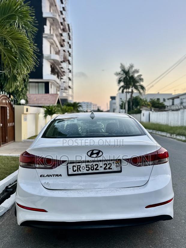 Hyundai Elantra SE 2018 White