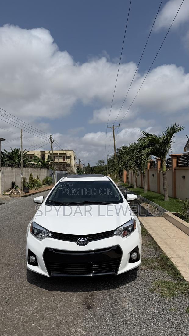 Toyota Corolla S 4dr Sedan (1.8L 4cyl CVT) 2016 White