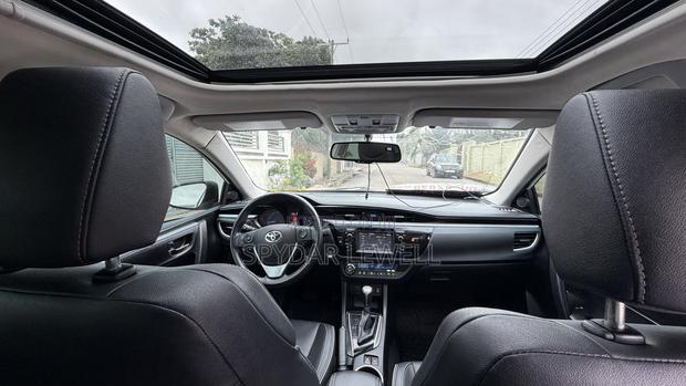 Toyota Corolla S 4dr Sedan (1.8L 4cyl CVT) 2016 White