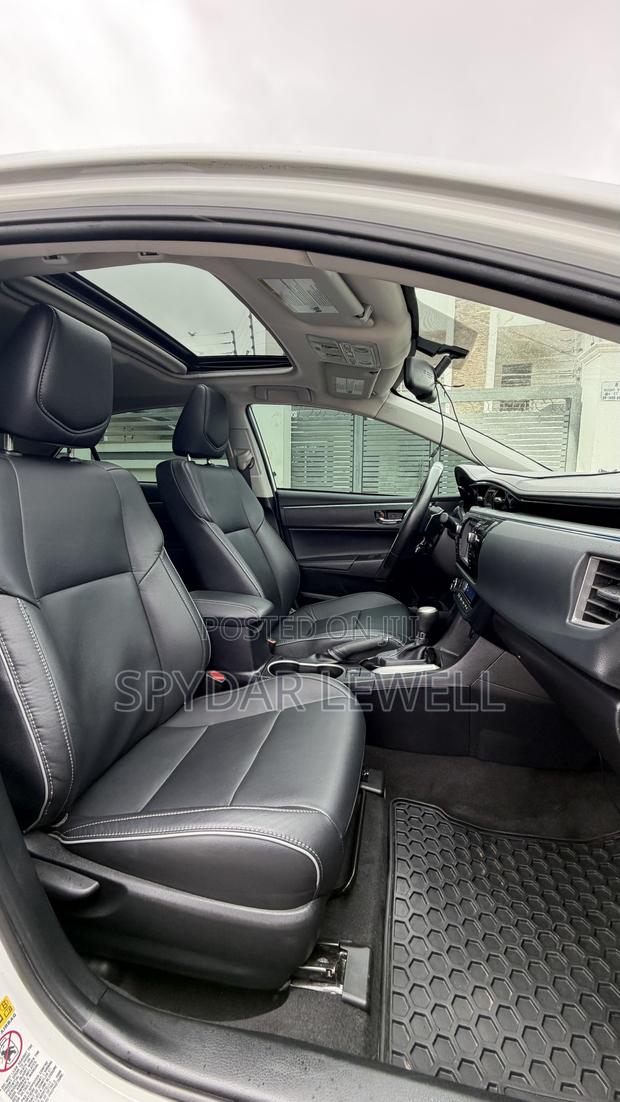 Toyota Corolla S 4dr Sedan (1.8L 4cyl CVT) 2016 White