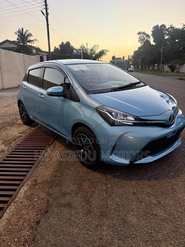 Toyota Vitz 1.3 FWD 5dr 2016 Blue