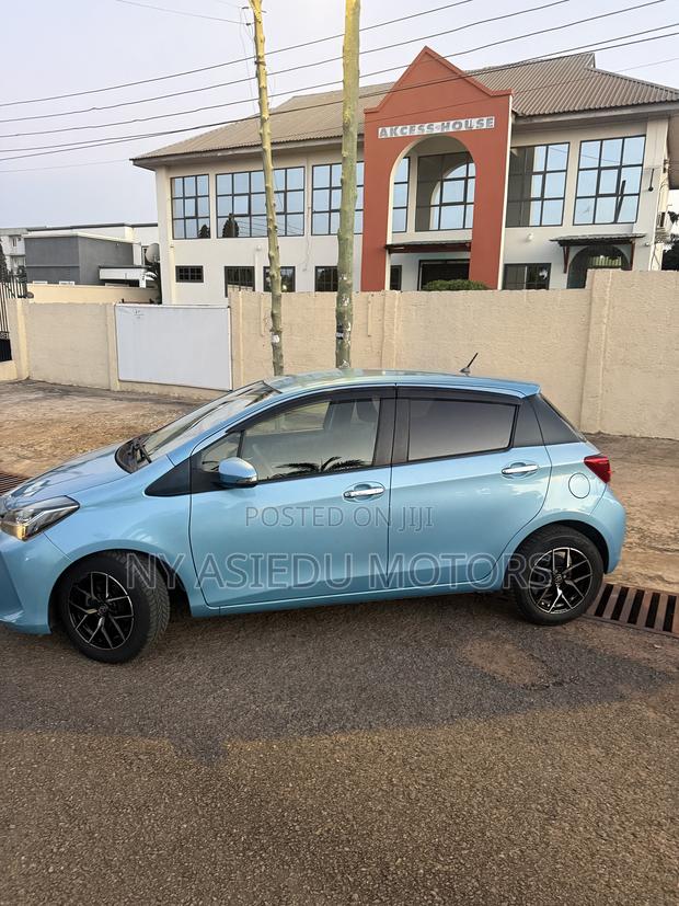 Toyota Vitz 1.3 FWD 5dr 2016 Blue