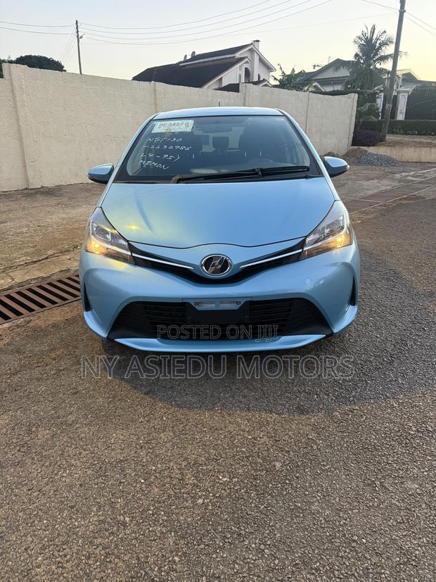 Toyota Vitz 1.3 FWD 5dr 2016 Blue