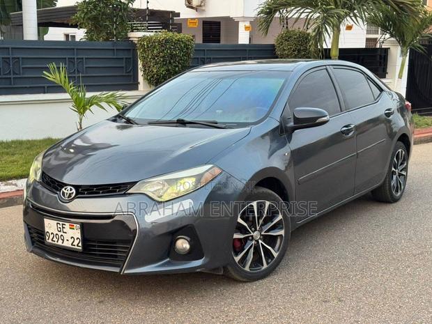 Toyota Corolla LE 4dr Sedan (1.8L 4cyl CVT) 2015 Black