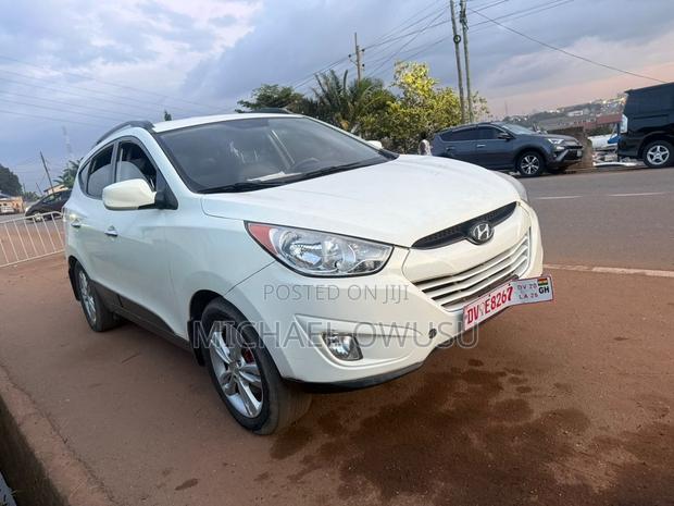 Hyundai Tucson 2011 White