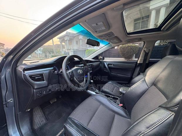 Toyota Corolla LE 4dr Sedan (1.8L 4cyl CVT) 2015 Black