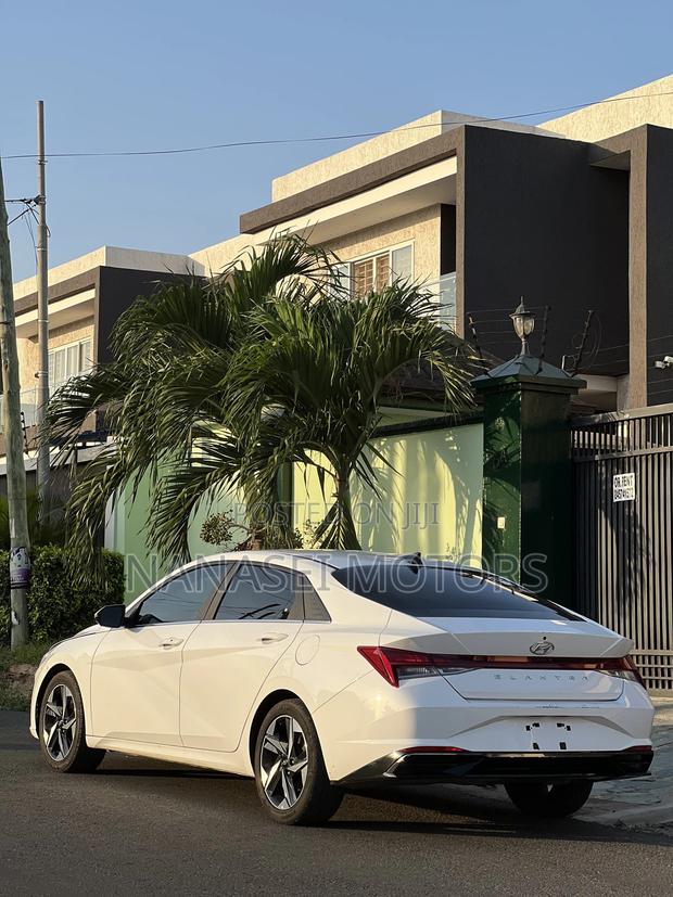 Hyundai Elantra Limited 2023 White