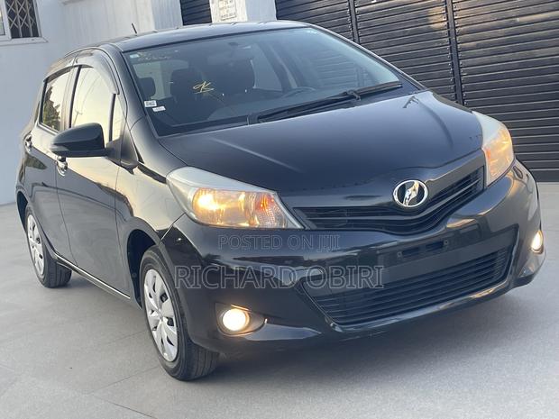 Toyota Vitz 1.3 AWD 5dr 2013 Black