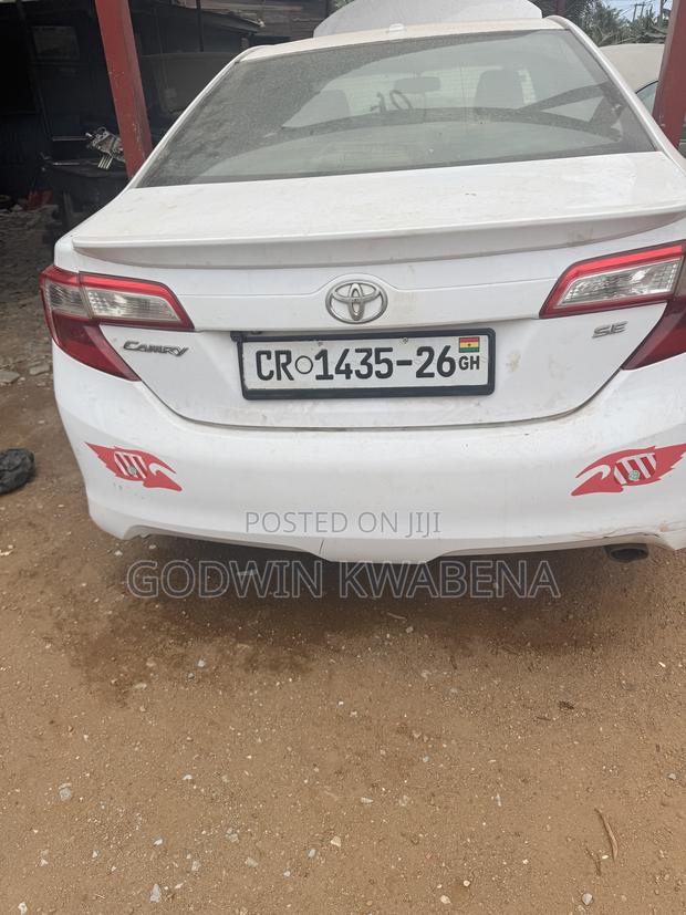Toyota Camry SE 4dr Sedan (2.5L 4cyl 6A) 2013 White
