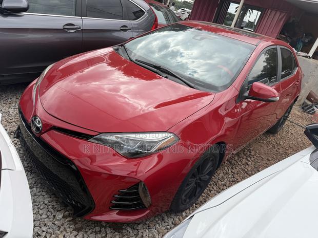Toyota Corolla LE Eco (1.8L 4cyl 2A) 2018 Red
