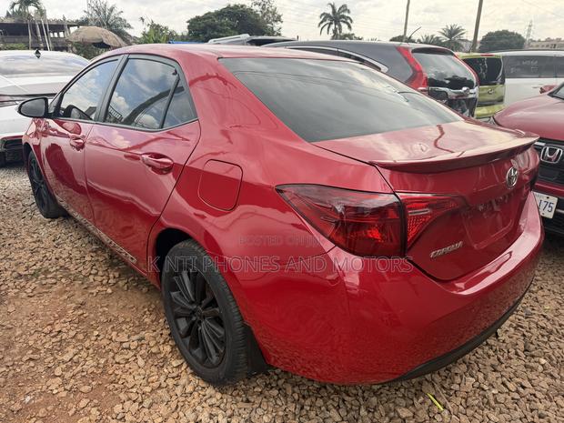 Toyota Corolla LE Eco (1.8L 4cyl 2A) 2018 Red