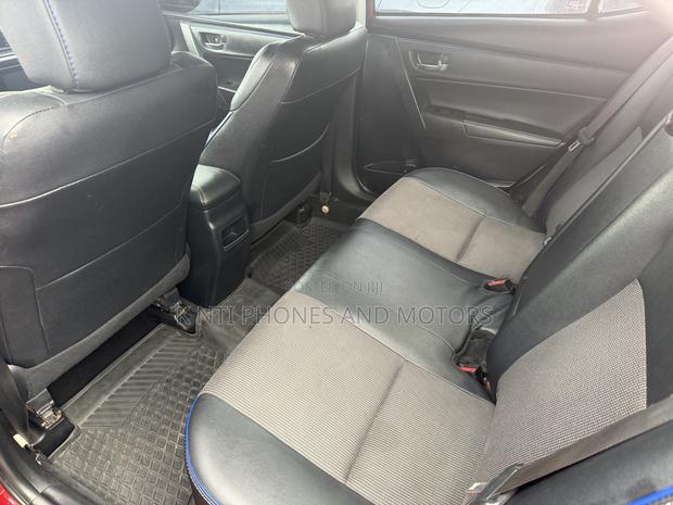 Toyota Corolla LE Eco (1.8L 4cyl 2A) 2018 Red