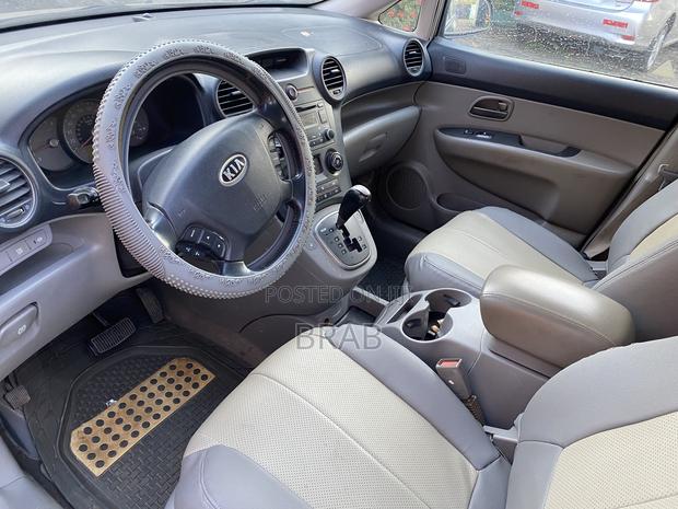 Kia Rondo EX V6 2010 Gray