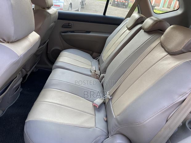 Kia Rondo EX V6 2010 Gray